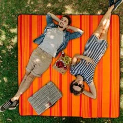 Relaxdays Couverture De Pique-nique Picnic Plaid Imperméable 200x200 Cm Poignée Isolation, Orange-rouge 10 Relaxdays Couverture De Pique-nique Picnic Plaid Imperméable 200x200 Cm Poignée Isolation, Orange-rouge -Plaid et couverture Soldes 11875820 4