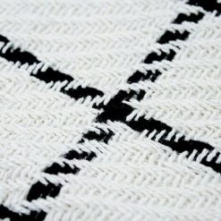 THEDECOFACTORY ESCAPADE - <p>Plaid Ethnique Motif Check Blanc Et Noir 125x150 - Blanc -Plaid et couverture Soldes 18122579 3