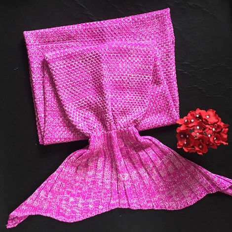 ASUPERMALL Sirene Queue Couverture Pour Bebe Et Lady Douce Main Sac De Couchage Couverture Tricotee Fishtail Cadeau De Noel, 90 * 50Cm, Rose Rouge 6 ASUPERMALL Sirene Queue Couverture Pour Bebe Et Lady Douce Main Sac De Couchage Couverture Tricotee Fishtail Cadeau De Noel, 90 * 50Cm, Rose Rouge – Image 4