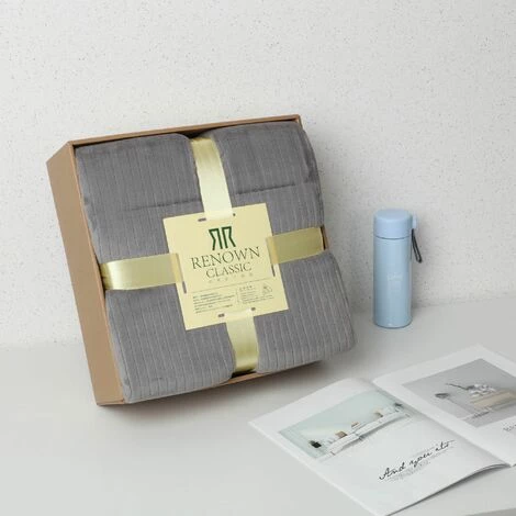 Perle Rare Couverture Couverture En Flanelle Petit Hiver Couverture Simple Couverture De Bureau Pause Déjeuner Climatisation Corail Polaire Sieste Couverture Gris 150 * 200 Cm 4 Perle Rare Couverture Couverture En Flanelle Petit Hiver Couverture Simple Couverture De Bureau Pause Déjeuner Climatisation Corail Polaire Sieste Couverture Gris 150 * 200 Cm – Image 2