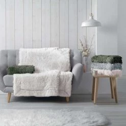 Paris Prix - Plaid Imitation Fourrure Uni "marilou" 125x150cm Gris -Plaid et couverture Soldes 33672577 2