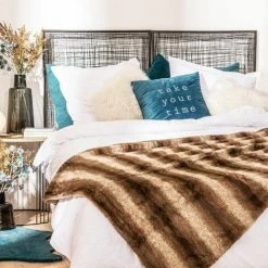 ATMOSPHERA, CRATEUR D'INTRIEUR Plaid Imitation Fourrure "Grizzli" 120x160cm Beige 9 ATMOSPHERA, CRATEUR D'INTRIEUR Plaid Imitation Fourrure "Grizzli" 120x160cm Beige -Plaid et couverture Soldes 33673181 4