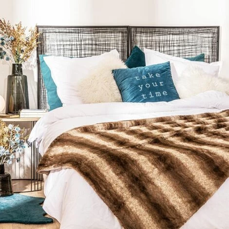 ATMOSPHERA, CRATEUR D'INTRIEUR Plaid Imitation Fourrure "Grizzli" 120x160cm Beige 6 ATMOSPHERA, CRATEUR D'INTRIEUR Plaid Imitation Fourrure "Grizzli" 120x160cm Beige – Image 4