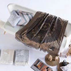 GUY LAROCHE Plaid ROSIERS Perle 130x170 Cm -Plaid et couverture Soldes 34557225 3