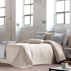 GUY LAROCHE Couvre-lit HUBBLE Beige 180x270 Cm - Beige