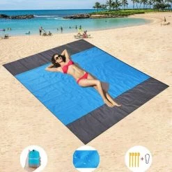 TRIOMPHE Tapis De Plage, Extra Large 200 Cm X 210 Cm Couverture De Pique-Nique Imperméable Anti-Sable, Lavable En Machine Nylon Avec 4 Piquets (Bleu 2)