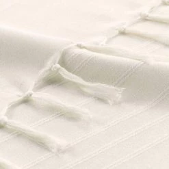 Paris Prix - Plaid Uni à Franges "lilia" 150x150cm Crème 9 Paris Prix - Plaid Uni à Franges "lilia" 150x150cm Crème -Plaid et couverture Soldes 36890806 3