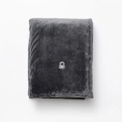 Couverture 140x190Cm 300Gsm 100% Polyester Recyclé Gris Foncé Tevere Benetton 8 Couverture 140x190Cm 300Gsm 100% Polyester Recyclé Gris Foncé Tevere Benetton -Plaid et couverture Soldes 39786460 2