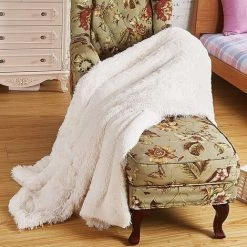 AIDUCHO Plaid Couverture Polaire Super Doux Plaid En Microfibre Aspect Fausse Fourrure Artificielle Jeté De Canapé Douce Et Chaude Pour Couvre-Lit/Climatisation TV (Blanc, 130X160 CM) -Plaid et couverture Soldes 40916663 4