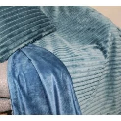 MEUBLETMOI Plaid Fausse Fourrure Bleu - Boreal - Bleu -Plaid et couverture Soldes 41579854 3