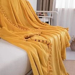 BARES Couverture En Flanelle Avec Couverture Douce à Franges à Pompons Pour Lit, Canapé, Toutes Saisons (51,2 X 59 Pouces, Jaune -Plaid et couverture Soldes 42946129 3
