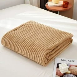 BARES Couverture En Molleton De Corail En Flanelle, Une Variété De Tailles Et De Couleurs, Douce Et Chaude Au Toucher, Réduit Le Stress, Améliore L'effet De Sommeil (Kaki, 150cm × 200cm) -Plaid et couverture Soldes 42948430 3