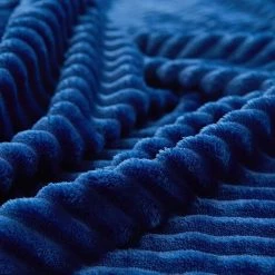 BARES Couverture En Molleton De Corail En Flanelle, Une Variété De Tailles Et De Couleurs, Douce Et Chaude Au Toucher, Réduit Le Stress, Améliore L'effet De Sommeil (Bleu, 150cm × 200cm) -Plaid et couverture Soldes 42948440 3