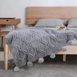 BARES Plaid Couverture Tricot En Chenille Avec Les Pompons - Couverture De Lit Douce Et Chaude Jeté De Canapé (130 X 160cm)-Gris -Plaid et couverture Soldes 42948450 5