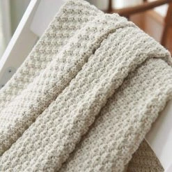 BEARSU Couverture En Tricot Plaids Canapé Couvre-lit Tapis De Table Jetés De Lit Nordique Chaud Doux Avec Frange Faite à La Main Pour Plage Pique-Nique Toutes Saisons (Beige, 70 X 100 Cm) -Plaid et couverture Soldes 44192792 5