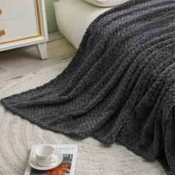 ILOVEMILAN Grande Couverture En Molleton De Flanelle Motif De Feuilles De Tissage Jacquard (150x200 Cm Gris) - Doux, Chaud, Léger Et Décoratif -Plaid et couverture Soldes 44485905 5