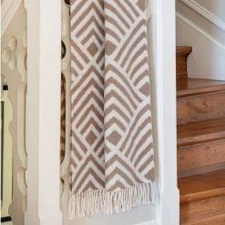 HOMEMAISON Plaid En Coton Mélangé Motif Chevron Marron 125 X 170 Cm - Marron