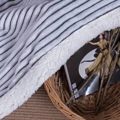 ILOVEMILAN Couverture En Molleton Super Douce Et Moelleuse à Rayures Chaudes Pour Canapé-lit 150cm X 120cm -Plaid et couverture Soldes 44933269 3