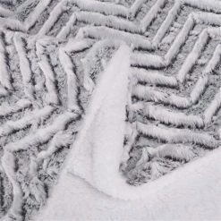 TINOR Couvre-lit Gris Rayé Super Doux Et Chaud En Fausse Fourrure Avec Couverture Arrière Sherpa Blanche, Réversible Double Face En Fausse Fourrure Douce Et Soyeuse Lavable En Machine (50 X 60) 9 TINOR Couvre-lit Gris Rayé Super Doux Et Chaud En Fausse Fourrure Avec Couverture Arrière Sherpa Blanche, Réversible Double Face En Fausse Fourrure Douce Et Soyeuse Lavable En Machine (50 X 60) -Plaid et couverture Soldes 45300914 3