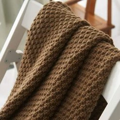 TINOR Couverture En Tricot Plaids Canapé Couvre-lit Tapis De Table Jetés De Lit Nordique Chaud Doux Avec Frange Faite à La Main Pour Plage Pique-Nique Toutes Saisons (Marron,130 X 170cm) -Plaid et couverture Soldes 46790906 5