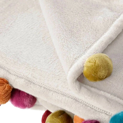 YESDEKO Plaid Polaire Uni Ivoire 130x160cm Manon 5 YESDEKO Plaid Polaire Uni Ivoire 130x160cm Manon – Image 3