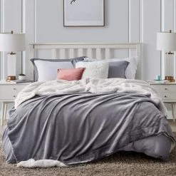 VERSAILLESFR Plaid Couverture Polaire Sherpa Gris Foncé 150×200cm, Couverture Polaire Haute Qualité En Microfibre Adaptée Aux Canapés Et Aux Lits - Chaud, Épais, Durable, Facile à Entretenir -Versailles -Plaid et couverture Soldes 47881659 3