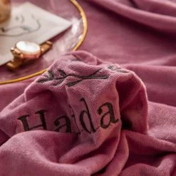 Couvre-lit Rembourré Et Matelassé Couverture De Couvre-lit Poncé De CouleurDrap De Lit En Velours Magique Tout Comprend épaississement Antidérapant Macaron (Mauve Rose) -Plaid et couverture Soldes 48635294 3