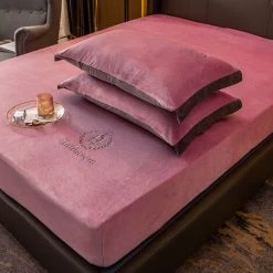 Couvre-lit Rembourré Et Matelassé Couverture De Couvre-lit Poncé De CouleurDrap De Lit En Velours Magique Tout Comprend épaississement Antidérapant Macaron (Mauve Rose) -Plaid et couverture Soldes 48635294 4