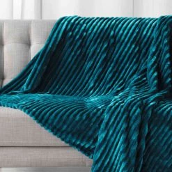 DOUCEUR D'INTRIEUR Plaid Flanelle Jacquard Uni Kalie Bleu 180x220 Cm - Bleu 7 DOUCEUR D'INTRIEUR Plaid Flanelle Jacquard Uni Kalie Bleu 180x220 Cm - Bleu -Plaid et couverture Soldes 51913265 3