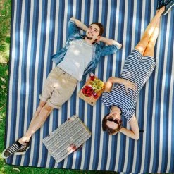 Relaxdays Couverture Pique-nique XXL, 200x200 Cm, Tapis De Plage Polaire, Isolant, Imperméable, Avec Poignée, Bleu/blanc -Plaid et couverture Soldes 52205368 4