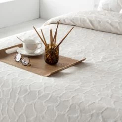 GUY LAROCHE Couvre-lit Jacquard DORYA-D 180x270 Cm écru - écru -Plaid et couverture Soldes 53916427 2