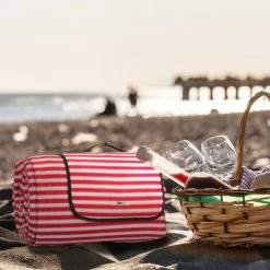 Relaxdays Couverture Pique-nique XXL, 200x300 Cm, Tapis De Plage Polaire, Isolation Thermique, Imperméable, Rouge/blanc -Plaid et couverture Soldes 58968412 4