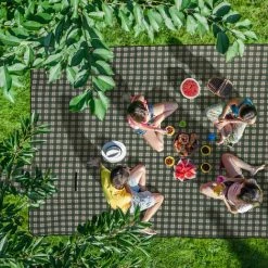 Relaxdays Couverture Pique-nique XXL, 200x300 Cm, Tapis De Plage Polaire, Isolation Thermique, Imperméable, Vert/gris 10 Relaxdays Couverture Pique-nique XXL, 200x300 Cm, Tapis De Plage Polaire, Isolation Thermique, Imperméable, Vert/gris -Plaid et couverture Soldes 59197251 4