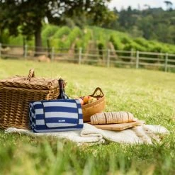 Relaxdays Couverture Pique-nique XXL, 200x300 Cm, Tapis De Plage Polaire, Isolation Thermique, Imperméable, Bleu/blanc 10 Relaxdays Couverture Pique-nique XXL, 200x300 Cm, Tapis De Plage Polaire, Isolation Thermique, Imperméable, Bleu/blanc -Plaid et couverture Soldes 59406235 4