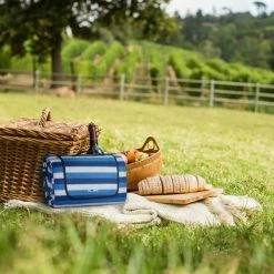 Relaxdays Couverture Pique-nique XXL, 200x300 Cm, Tapis De Plage, Isolation Thermique, Imperméable, Bleu/blanc -Plaid et couverture Soldes 59672747 4