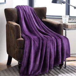GALOZZOIT Couverture Confortable Couverture Moelleuse, Couverture Extra Douce Et Chaude Dans Le Salon, Couverture En Molleton De Flanelle 150x200 Cm, Infroissable / Anti-décoloration Comme Couverture De Canapé Ou Couvre-lit - Violet -Plaid et couverture Soldes 60000134 2