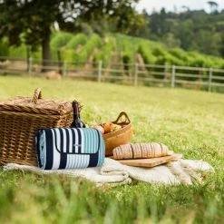 Relaxdays Couverture Pique-nique XXL, 200x300 Cm, Tapis De Plage, Isolation Thermique, Imperméable, Cyan, Noir, Blanc 10 Relaxdays Couverture Pique-nique XXL, 200x300 Cm, Tapis De Plage, Isolation Thermique, Imperméable, Cyan, Noir, Blanc -Plaid et couverture Soldes 60086785 4