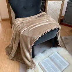 GALOZZOIT Couverture En Flanelle Avec Franges à Pompons - Légère Et Confortable - Couverture Douce Pour Canapé, Convient Pour Toutes Les Saisons (kaki, 230 X 230cm) -Plaid et couverture Soldes 60858346 2