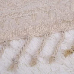 GALOZZOIT Couverture De Jet En Chenille, Glands Jacquard Couverture De Canapé Housse De Chaise Décorative Pour Canapé-Lit Soft Chair, Folk Tribal Pattern (150 X 190 CM, Beige) -Plaid et couverture Soldes 60858391 4