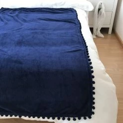 GALOZZOIT Couverture En Flanelle Avec Franges à Pompons - Légère Et Confortable - Couverture Douce Pour Canapé, Convient Pour Toutes Les Saisons (bleu Foncé, 130 X 150cm) -Plaid et couverture Soldes 60858405 4