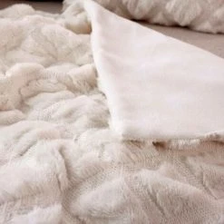 ENJOY HOME Plaid Imitation Fourrure 125x150 Cm KARELLIS - ECRU 8 ENJOY HOME Plaid Imitation Fourrure 125x150 Cm KARELLIS - ECRU -Plaid et couverture Soldes 64886631 2