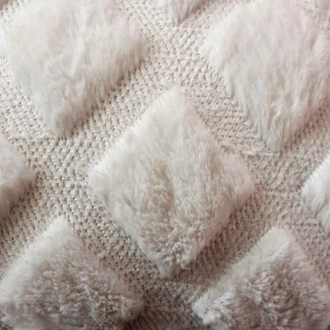 ENJOY HOME Plaid Imitation Fourrure 125x150 Cm KARELLIS - ECRU 5 ENJOY HOME Plaid Imitation Fourrure 125x150 Cm KARELLIS - ECRU – Image 3