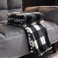 OSQI Couverture Polaire Avec Franges à Pampilles, Jeté En Flanelle à Carreaux De Buffle Noir Et Blanc Pour Canapé-lit Adapté à Toutes Les Saisons (130x150cm) -Plaid et couverture Soldes 65505561 4
