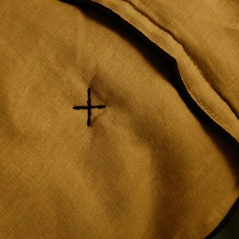 Couvre-lit Matelassé 225x280 Cm MADURA - Bronze Et Bourdon Noir - CARLINA - Bronze Et Bourdon Noir 5 Couvre-lit Matelassé 225x280 Cm MADURA - Bronze Et Bourdon Noir - CARLINA - Bronze Et Bourdon Noir – Image 3