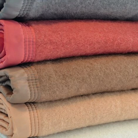 LINNEA Couverture Laine Vierge VOLTA Woolmark 240x300 Cm - Bleu Marine/Myosotis 6 LINNEA Couverture Laine Vierge VOLTA Woolmark 240x300 Cm - Bleu Marine/Myosotis – Image 4