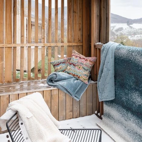 VIVARAISE Maxi Plaid En Polyester Michka 220 X 180 Cm Alizée - Alizée 4 VIVARAISE Maxi Plaid En Polyester Michka 220 X 180 Cm Alizée - Alizée – Image 2