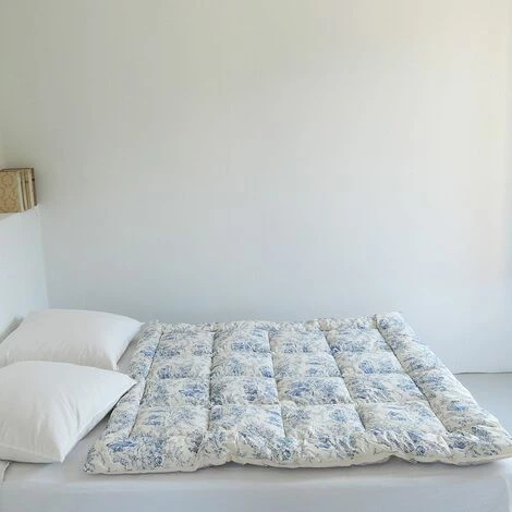 MAISON TILLEUL Edredon En Coton Matelassé Toile De Jouy Bleu 140 X 150 - Bleu 6 MAISON TILLEUL Edredon En Coton Matelassé Toile De Jouy Bleu 140 X 150 - Bleu – Image 4